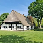 3 Bedroom Beautiful In * Hüde