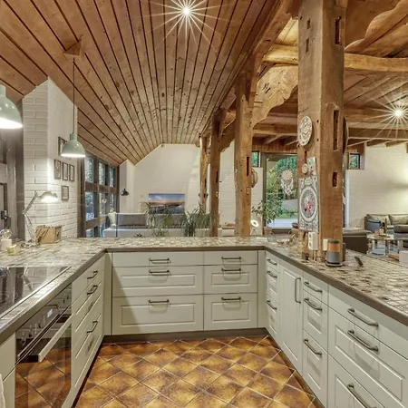 3 Bedroom Beautiful In